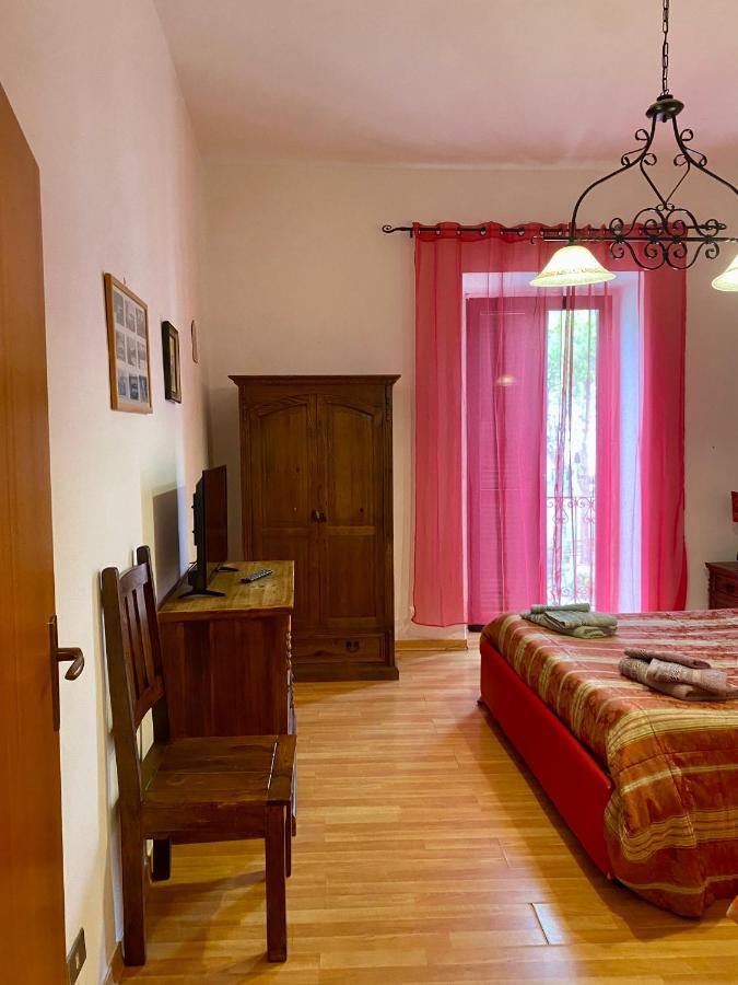 Holiday House Ginevra Формия Экстерьер фото