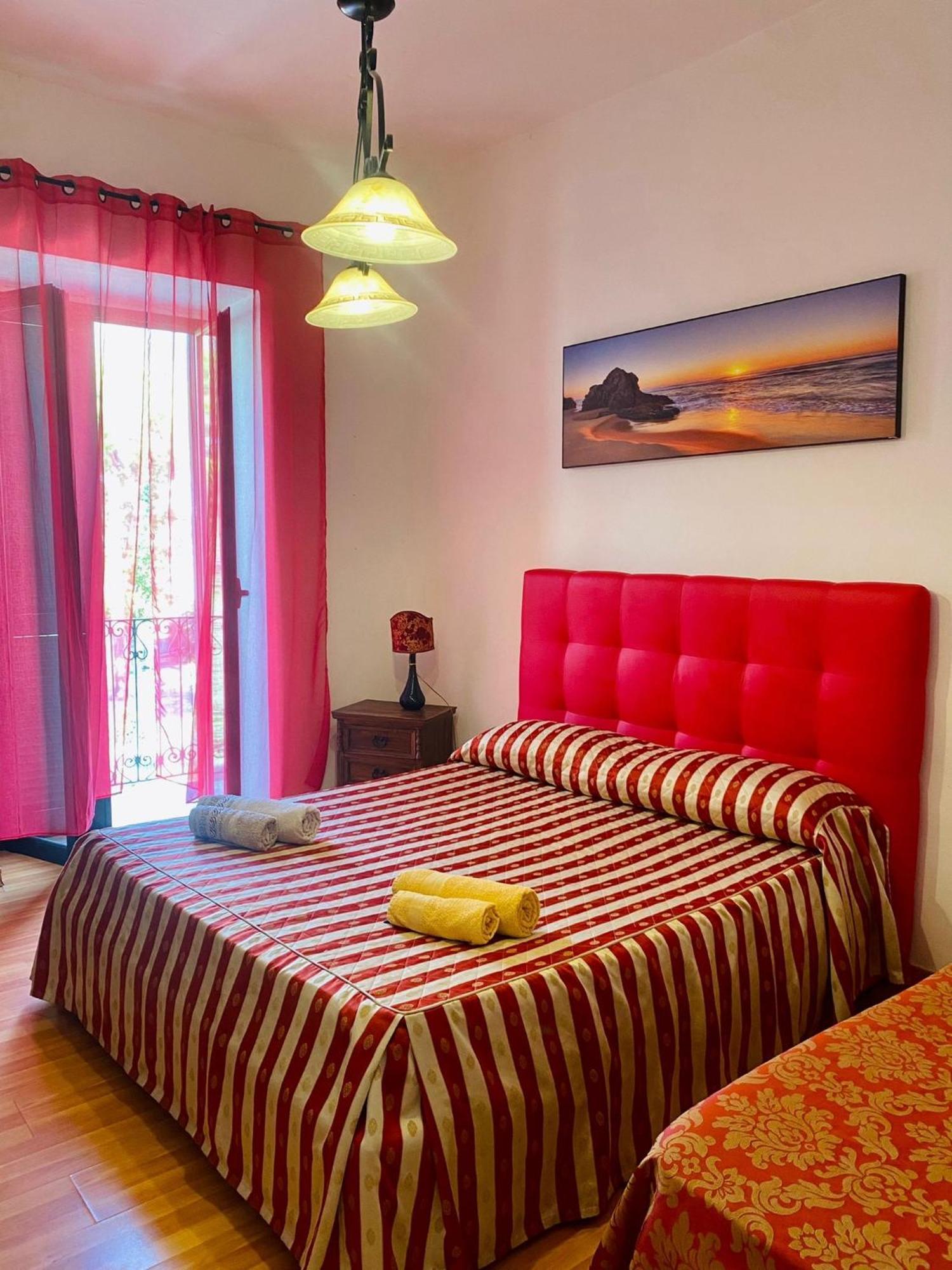 Holiday House Ginevra Формия Экстерьер фото