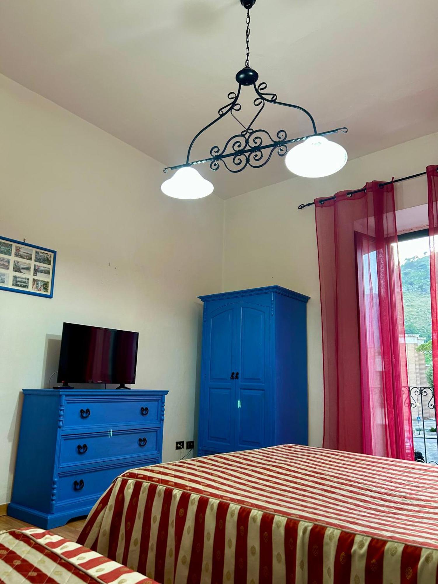 Holiday House Ginevra Формия Экстерьер фото